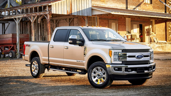 இந்த கார்கள் இல்லாமல் பேய் படம் இல்லை... இத நீங்க நிச்சயம் கவனிச்சிருக்க மாட்டீங்க!