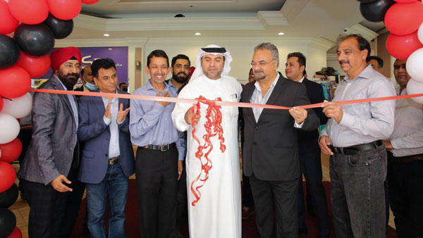 துபாயில் ஹீரோ மோட்டோகார்பின் புதிய டீலர்ஷிப் மையம்!! முதல் நாளே 100 பைக்குகள் டெலிவிரி