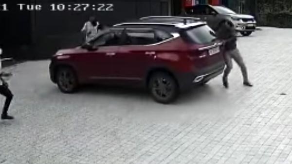 தடுத்தும் நிற்காமல் சென்ற ஆளில்லா கார்... கண் மூடி திறக்கும் நேரத்தில் அரங்கேறிய கொடுமை! வீடியோ!