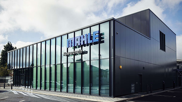 இப்படி பேட்டரி விற்பனைக்கு வந்தா தயங்காம எலெக்ட்ரிக் வாகனத்தை வாங்கலாம்... நம்ப முடிாயத வேகத்தில் சார்ஜாகும் பேட்டரி!