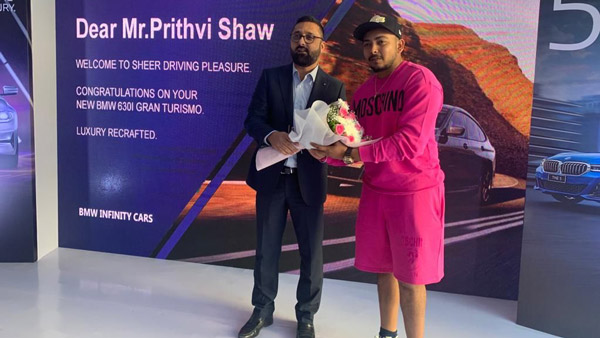 IPL முடிச்சிட்டு இந்தியா வந்த கையோடு புதிய BMW காருடன் பிரித்வி ஷா!! ஷோரூம் விலையே ரூ.70 லட்சத்தை தாண்டுது