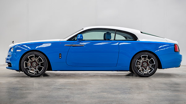 மனைவியின் பிறந்த நாளுக்கு ரோல்ஸ் ராய்ஸ் காரை பரிசளித்த கணவர்... விலை எவ்ளோனு தெரிஞ்சா ஆடிப்போயிருவீங்க!