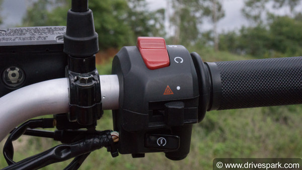 மோட்டார்சைக்கிள்களில் கில்-சுவிட்ச் வழங்குவதற்கான உண்மை காரணம் என்ன? அட இத்தன நாளா இது தெரியாம பேச்சே!