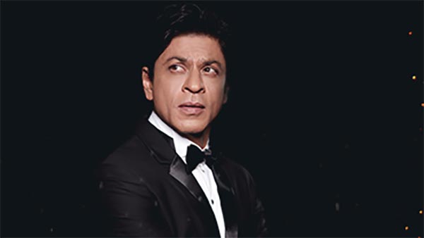 சிறையில் அடைக்கப்பட்டுள்ள மகனை சந்திக்க சாதாரண காரில் வந்த ஷாருக்கான்... காரணம் என்னனு தெரியுமா?