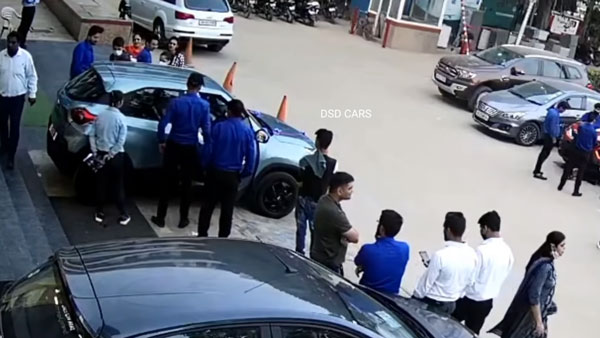 ஷோரூமை விட்டு வெளியேகூட போகல... அதுக்குள்ள நொருக்கிட்டாரு! உற்சாக மிகுதியால் நடந்த சோகம்!