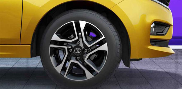 பெட்ரோல் விலை உயர்வு பிரச்னைக்கு தீர்வு... Tata Tiago CNG காருக்கான முன்பதிவுகள் தொடக்கம்?