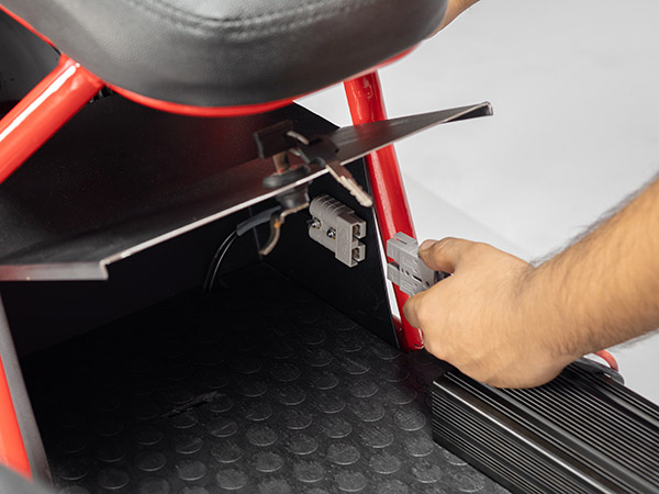 இவ்ளோ குண்டான டயரில் எலெக்ட்ரிக் வாகனமா!! அசத்தலா இருக்கே... பதின் பருவ வாலிபர்களுக்கான பிரத்யேக இ-வாகனம்!