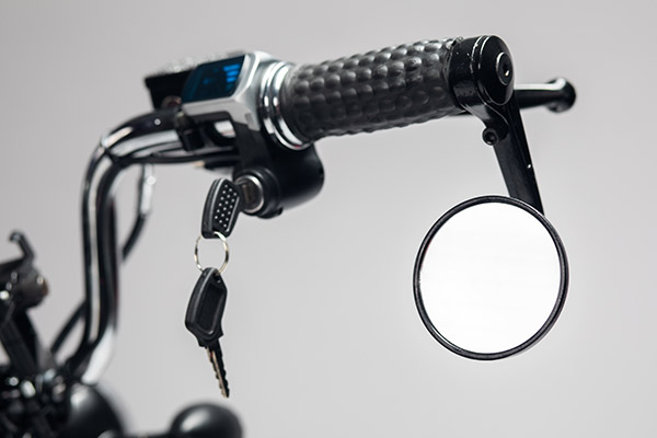 இவ்ளோ குண்டான டயரில் எலெக்ட்ரிக் வாகனமா!! அசத்தலா இருக்கே... பதின் பருவ வாலிபர்களுக்கான பிரத்யேக இ-வாகனம்!