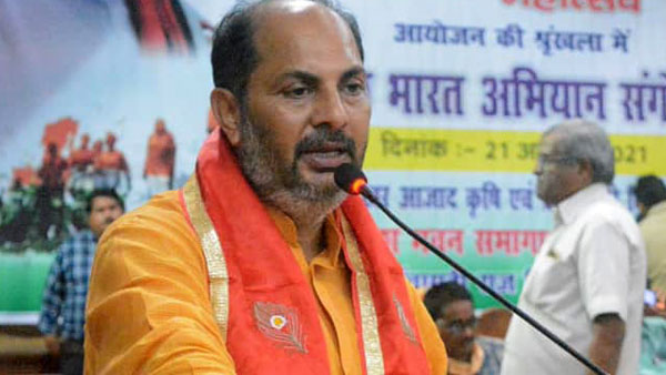 “95 சதவீத இந்தியர்களுக்கு பெட்ரோலே தேவைப்படுவது இல்லை”- உ.பி மாநில அமைச்சர் சர்ச்சை கருத்து!! 