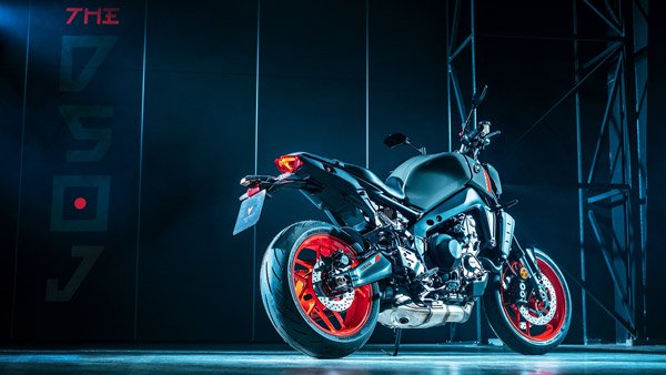 மீண்டும் இந்தியாவில் செயல்திறன்மிக்க பைக்கை களமிறக்குகிறதா யமஹா? அடுத்ததாக அறிமுகமாகும் பைக்கின் பெயர் இதுதான்