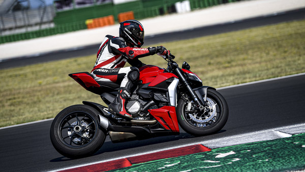 2022 டுகாட்டி ஸ்ட்ரீட்ஃபைட்டர் வி2 உலகளவில் வெளியீடு!! பைக்கை பற்றி தெரிஞ்சிக்க வேண்டிய முக்கிய விஷயங்கள்