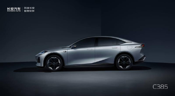 ஒற்றை சார்ஜில் 700 கிமீ பயணிக்கும் இ-கார் சீனாவில் அறிமுகம்! இதுமாதிரி இ-கார்கள் எப்போதான் இந்தியாவிற்கு வருமோ!