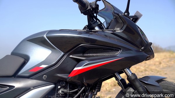 பஜாஜ் பல்சர் என்250-க்கும், எஃப்250-க்கும் இடையே உள்ள வித்தியாசங்கள்!! இதை தெரிஞ்சிக்கிட்டு பைக் வாங்க பாருங்க