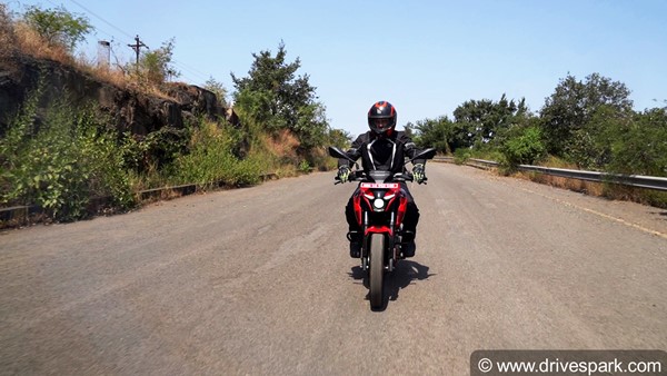 வெறும் ரூ.1.38 லட்சத்தில் 250சிசி பைக்!! பஜாஜ் பல்சர் என்250-இன் சிறப்பம்சங்கள் என்னென்ன? ஃபர்ஸ்ட் ரிவியூ!