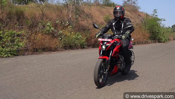 வெறும் ரூ.1.38 லட்சத்தில் 250சிசி பைக்!! பஜாஜ் பல்சர் என்250-இன் சிறப்பம்சங்கள் என்னென்ன? ஃபர்ஸ்ட் ரிவியூ!