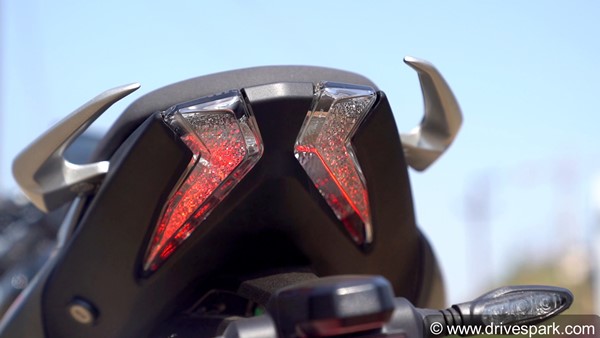 வெறும் ரூ.1.38 லட்சத்தில் 250சிசி பைக்!! பஜாஜ் பல்சர் என்250-இன் சிறப்பம்சங்கள் என்னென்ன? ஃபர்ஸ்ட் ரிவியூ!