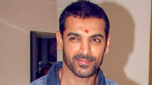 பைக்கை வாங்கி குவிச்சு வச்சிருக்காரு! இவருதாங்க உண்மையான மோட்டார்சைக்கிள் லவ்வர்! வீடியோவ பாத்தீங்க மிரண்டுருவீங்க!