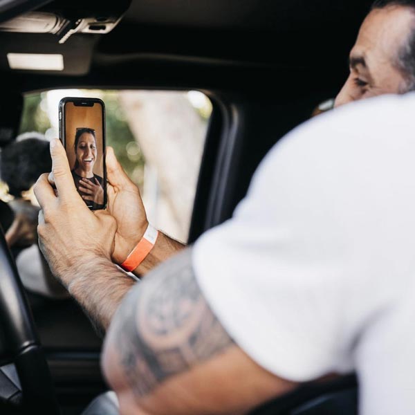 தனது விலையுயர்ந்த காரை பரிசளித்த டுவைன் ஜான்சன்... யாருக்கு கொடுத்தாருனு தெரியுமா? இத எதிர்பார்த்திருக்கவே மாட்டீங்க!