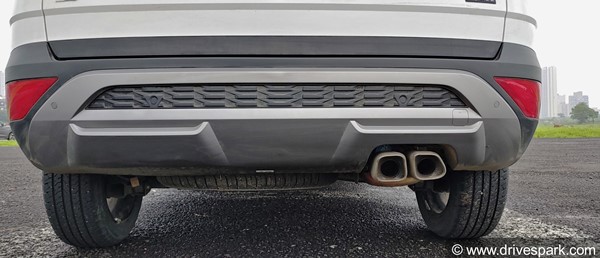 இதெல்லாம் தேவையே இல்லீங்க... கார்களில் அனாவசியமாக வழங்கப்படும் வசதிகள்... என்னென்ன தெரியுமா?