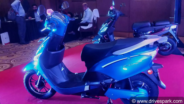 நாடு முழுவதும் 1 லட்சம் சார்ஜிங் மையங்கள் அமைக்க திட்டம்... அதிரடி காட்டும் ஹீரோ எலெக்ட்ரிக்! இ-வாகனங்களை தயங்காம வாங்கலாம்!