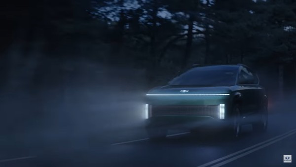 இப்படி ஒரு காருக்காக எத்தன வருஷம் வேணும்னாலும் வெயிட் பண்ணலாம்! Hyundai Seven Concept வெளியீடு!