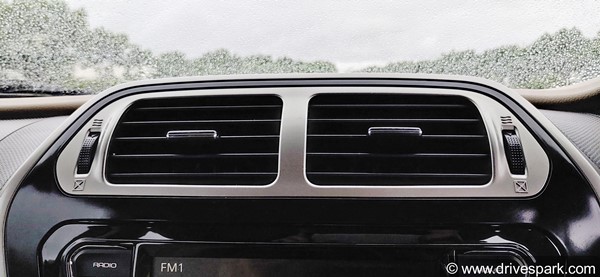 விற்பனையில் அடித்து தூள் கிளப்பும் மஹிந்திரா பொலிரோ... அக்டோபர் மாதம் இத்தனை கார்கள் சேல்ஸ் ஆயிருக்கா? விற்பனையில் அடித்து தூள் கிளப்பும் மஹிந்திரா பொலிரோ... அக்டோபர் மாதம் இத்தனை கார்கள் சேல்ஸ் ஆயிருக்கா?