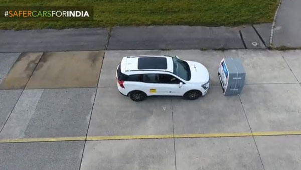 Mahindra XUV700 காரின் தானியங்கி பிரேக்கிங் திறன் எப்படி செயல்படுகிறது? உங்களையும், பாதசாரிகளையும் பாதுகாக்கும்! Mahindra XUV700 காரின் தானியங்கி பிரேக்கிங் திறன் எப்படி செயல்படுகிறது? உங்களையும், பாதசாரிகளையும் பாதுகாக்கும்!