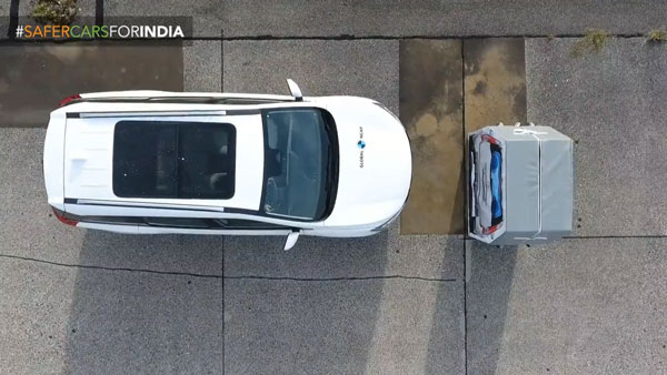 Mahindra XUV700 காரின் தானியங்கி பிரேக்கிங் திறன் எப்படி செயல்படுகிறது? உங்களையும், பாதசாரிகளையும் பாதுகாக்கும்! Mahindra XUV700 காரின் தானியங்கி பிரேக்கிங் திறன் எப்படி செயல்படுகிறது? உங்களையும், பாதசாரிகளையும் பாதுகாக்கும்!