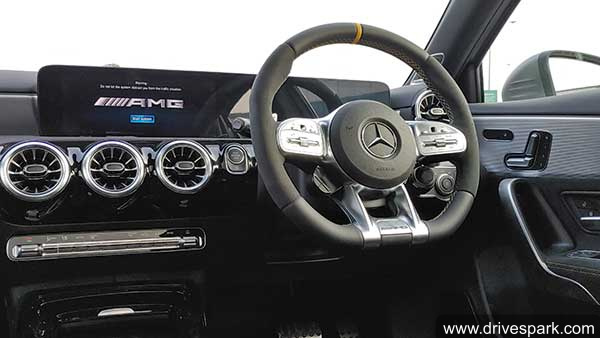 நினைத்து பார்க்க முடியாத வேகத்தில் செல்லும்... இந்தியாவின் மிக அதிக-வேக ஹேட்ச்பேக்காக அறிமுகமானது Benz AMG A 45 S!