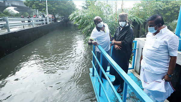 ஹெலிகாப்டரில் பறக்காமல் வீதியில் இறங்கிய ஸ்டாலின்... ஏன் சிகப்பு நிற மஹிந்திரா தார் காரில் வந்தார் தெரியுமா?