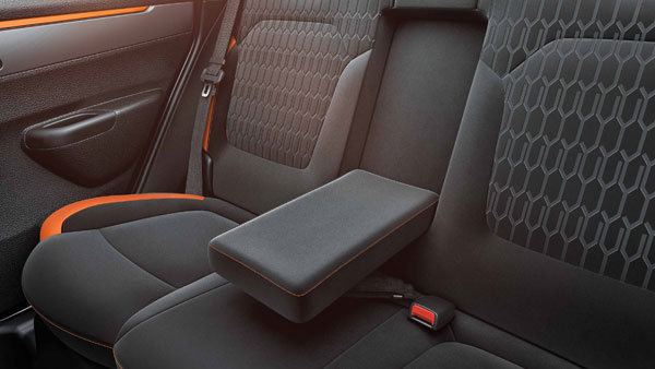 4 லட்சம் ரெனால்ட் க்விட் கார்கள் விற்பனை... இவ்ளோ கம்மியான ரேட்ல கிடைக்கறப்போ தாராளமா வாங்கலாம்!