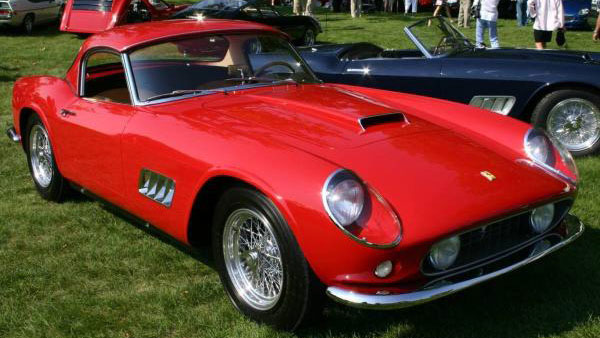 திரைப்படங்களால் வேர்ல்டு ஃபேமஸான கார் மாடல்கள்... நிறைய கார்கள் இந்த பட்டியல் இருக்குங்க!