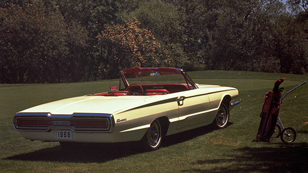 திரைப்படங்களால் வேர்ல்டு ஃபேமஸான கார் மாடல்கள்... நிறைய கார்கள் இந்த பட்டியல் இருக்குங்க!