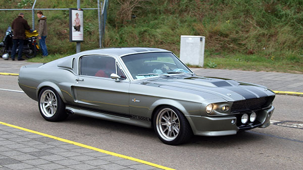 திரைப்படங்களால் வேர்ல்டு ஃபேமஸான கார் மாடல்கள்... நிறைய கார்கள் இந்த பட்டியல் இருக்குங்க!