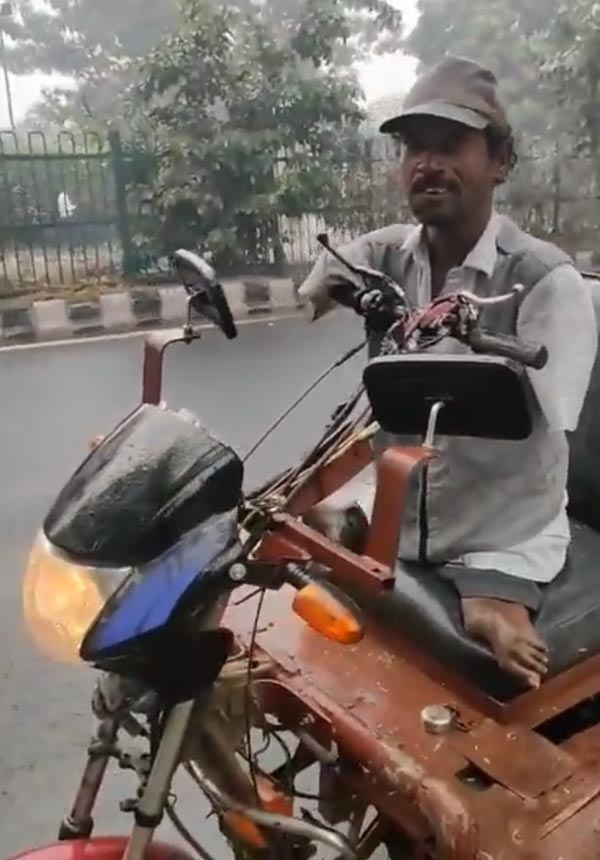 “கை, கால்கள் இல்லையென்றால் என்ன? நான் வேலை தருகிறேன்” - மாற்றுத்திறனாளிக்கு உதவிகரம் நீட்டும் ஆனந்த் மஹிந்திரா “கை, கால்கள் இல்லையென்றால் என்ன? நான் வேலை தருகிறேன்” - மாற்றுத்திறனாளிக்கு உதவிகரம் நீட்டும் ஆனந்த் மஹிந்திரா