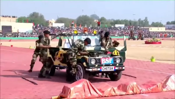 2 நிமிஷம்தான்... காரை அக்குவேர்-ஆணிவேராக கழட்டி மீண்டும் மாட்டிய ராணுவ வீரர்கள்! சூப்பரான திறமை பற்றிய வீடியோ!