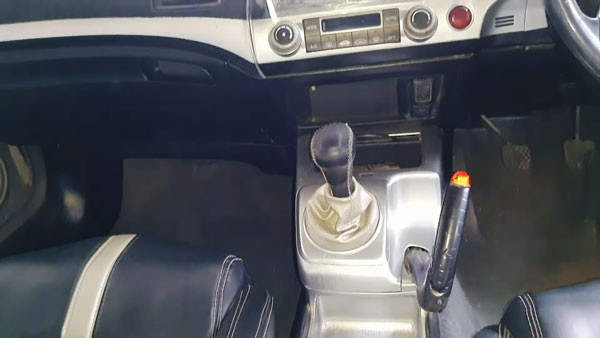 லம்போர்கினி கார் போல் இருக்குல!! ஆனால் இது ஹோண்டா சிவிக் என்றால் நம்ப முடிகிறதா! சிறப்பான மாடிஃபிகேஷன்