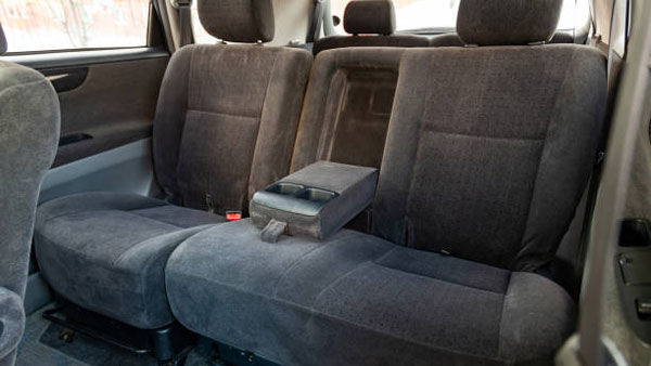 சூப்பரா மைலேஜ் கிடைக்கும்... காரின் எடையை எப்படி குறைக்கலாம் தெரியுமா? இந்த விஷயத்தை யாரும் சொல்ல மாட்டாங்க!