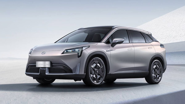 சீனாவில் அடுத்த மாதம் அறிமுகம்... ஒரு முற சார்ஜ் பண்ணா 1000 கிமீ போகும்... இப்படி ஒரு இ-கார் இங்கே வர மாட்டிக்குதே!