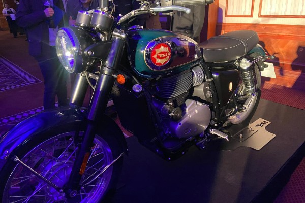 சூப்பரா இருக்குங்க... BSA Goldstar 650 பைக்கை வெளியீடு செஞ்சிட்டாங்க... இப்பவே இத வாங்கணும் போலிருக்கு!