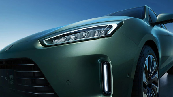 போர்ஷே மசான் காருக்கு டூப்ளிகேட் அடித்த சீனர்கள்... இந்த காரைகூட அவங்க விட்டு வைக்கல!