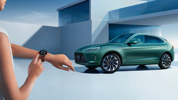 போர்ஷே மசான் காருக்கு டூப்ளிகேட் அடித்த சீனர்கள்... இந்த காரைகூட அவங்க விட்டு வைக்கல!