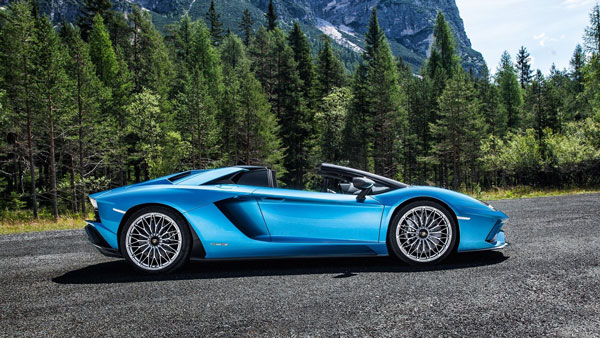 2021 ஸ்பெஷல்: 2021ல் பெருசா பேசப்பட்ட கார் கொள்முதல்... எல்லாமே முன்னணி நடிகர்கள் வாங்கியது! இந்த பட்டியல்ல யாரெல்லாம் இருக்காங்க தெரியுமா?