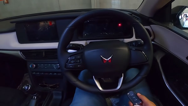 விலை குறைவான மஹிந்திரா எக்ஸ்யூவி700 கார் இப்படிதான் இருக்கும்!! சக்கரங்கள் மட்டும்தான் வேறயா? - வீடியோ விலை குறைவான மஹிந்திரா எக்ஸ்யூவி700 கார் இப்படிதான் இருக்கும்!! சக்கரங்கள் மட்டும்தான் வேறயா? - வீடியோ