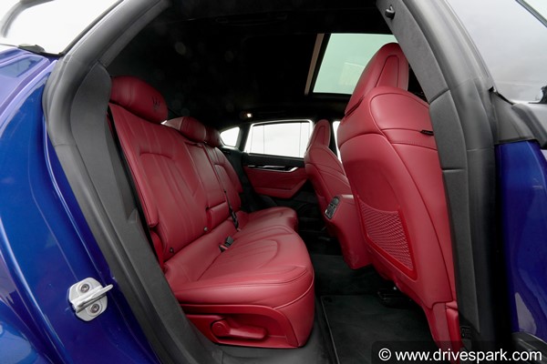 ஆரம்பநிலை தேர்வை வாங்கி அக்ஸெசரீஸால் அலங்கரிச்சிக்கலாமா? இல்ல... உயர்நிலை தேர்வையே வாங்கலாமா? எது நல்லது?