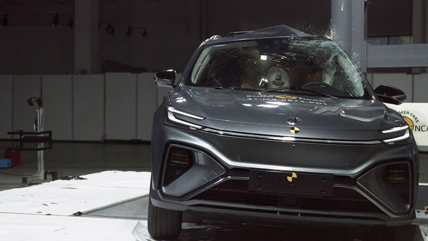 இந்தியா வர இருக்கும் இந்த கார் எவ்ளோ பாதுகாப்பானது தெரியுமா?.. இப்போவே எதிர்பார்ப்பை எகிற செஞ்சிருச்சு! வீடியோ!