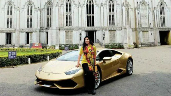 சூப்பர் கார்களை பயன்படுத்தும் 7 இந்திய பெண்கள்... ஒவ்வொரு காரோட விலையும் கண்ண கட்டுது!