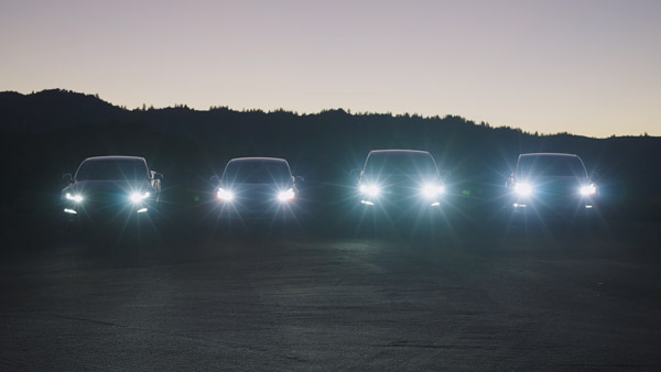 பாட்டுக்கு ஏற்ப நடனமாடும் மின் விளக்குகள்... பிரபல கார் நிறுவனத்தின் அசத்தலான அப்டேட்! எந்த நிறுவனம் தெரியுமா?