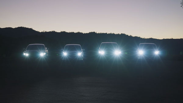 பாட்டுக்கு ஏற்ப நடனமாடும் மின் விளக்குகள்... பிரபல கார் நிறுவனத்தின் அசத்தலான அப்டேட்! எந்த நிறுவனம் தெரியுமா?