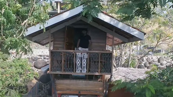 மிக பழைய டாடா லாரியை அழகிய வீடாக மாற்றிய ரெசார்ட் உரிமையாளர்... ரெண்டு அடுக்கு மாடியில் செம்ம கிளாசியா இருக்கு!